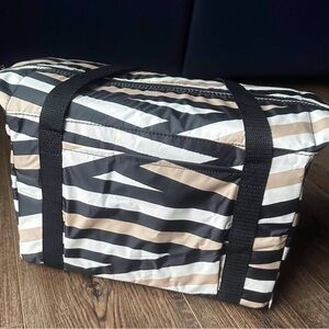 NWT - Thirty-One Medium Fresh Market Thermal Bag - Crisscross Colorblock